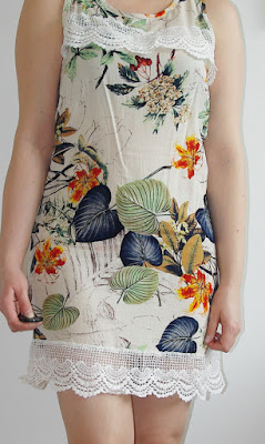 [Fashion] Spring Floral Dress & White Blazer