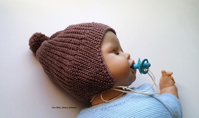 Con hilos, lanas y botones: Gorro con orejeras para bebé