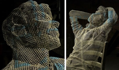 00-Edoardo-Tresoldi-Chicken-Wire-Sculptures-of-People-Frozen-in-Time-www-designstack-co