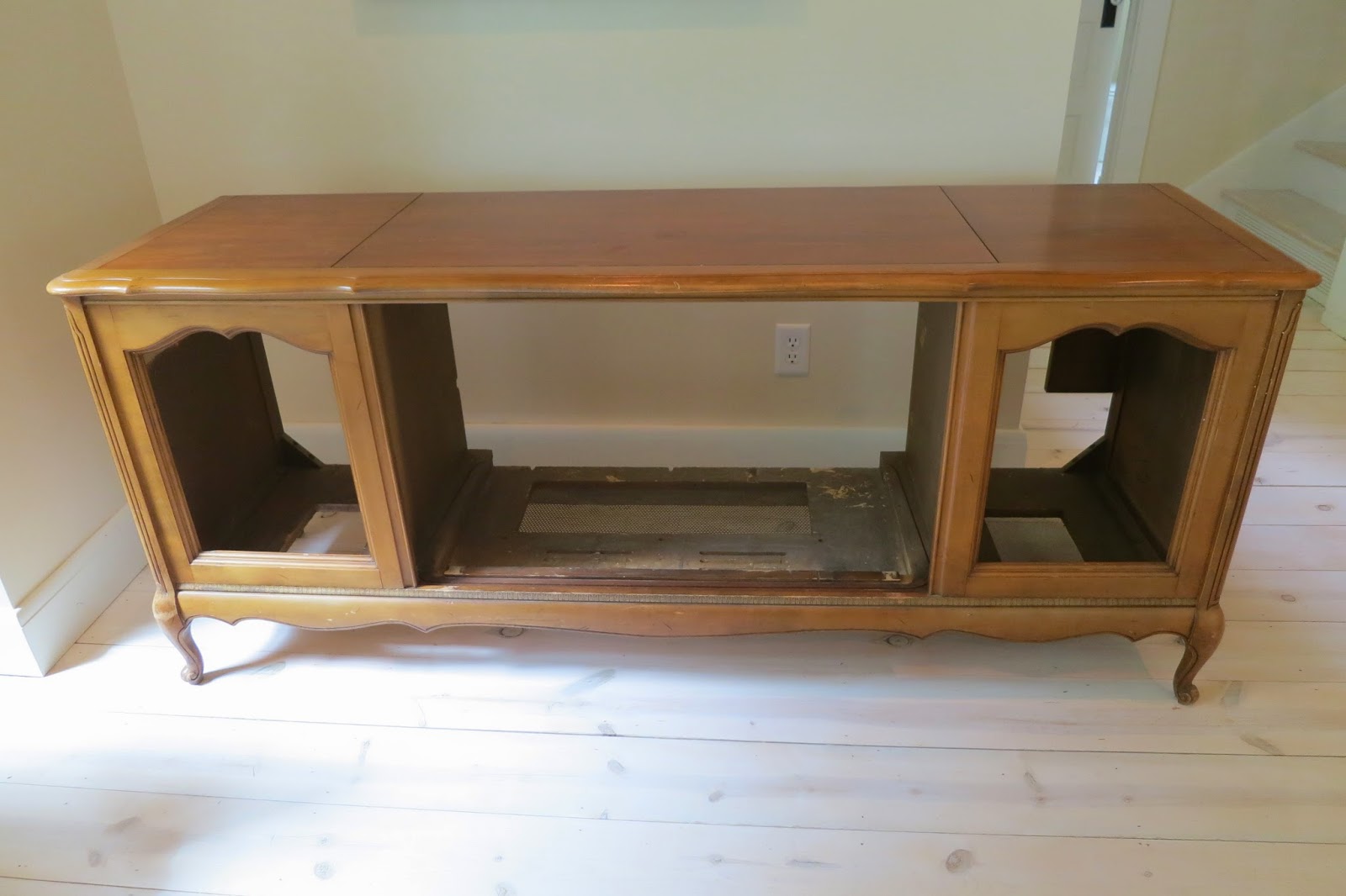 The Cottager French Linen with Chicken Wire