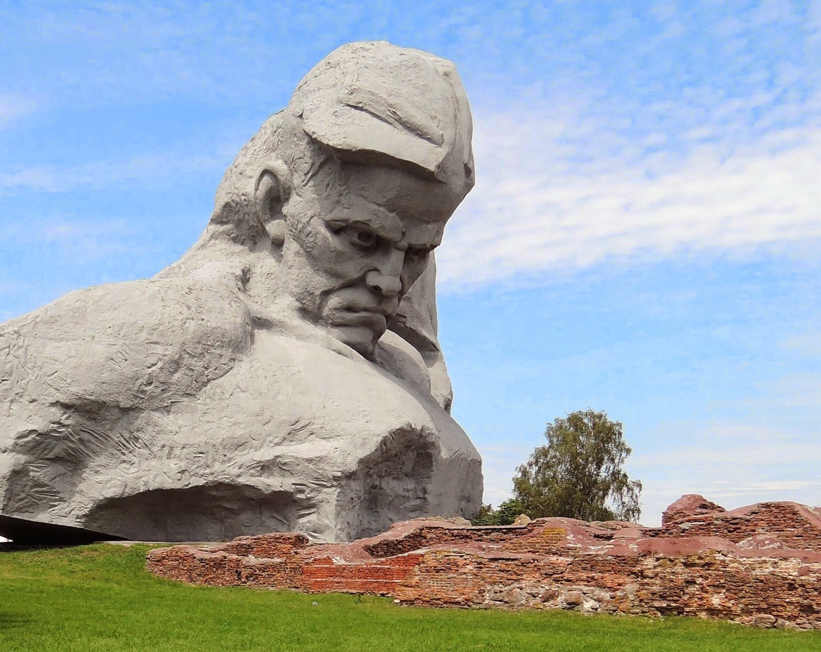Памятник брестская крепость мужество Памятник брестская крепость мужество