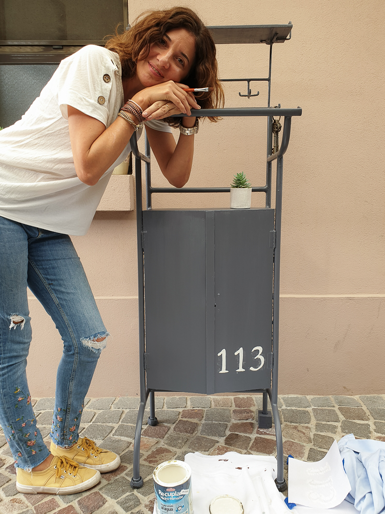 Un mueble con historia en la entrada de casa con nuevo color / Vero