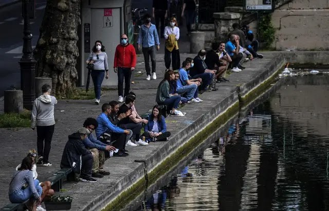 Déconfinement : « Castaner pas content! » Face à « l’irresponsabilité de certains », l’alcool interdit au canal Saint-Martin et sur les voies sur berges