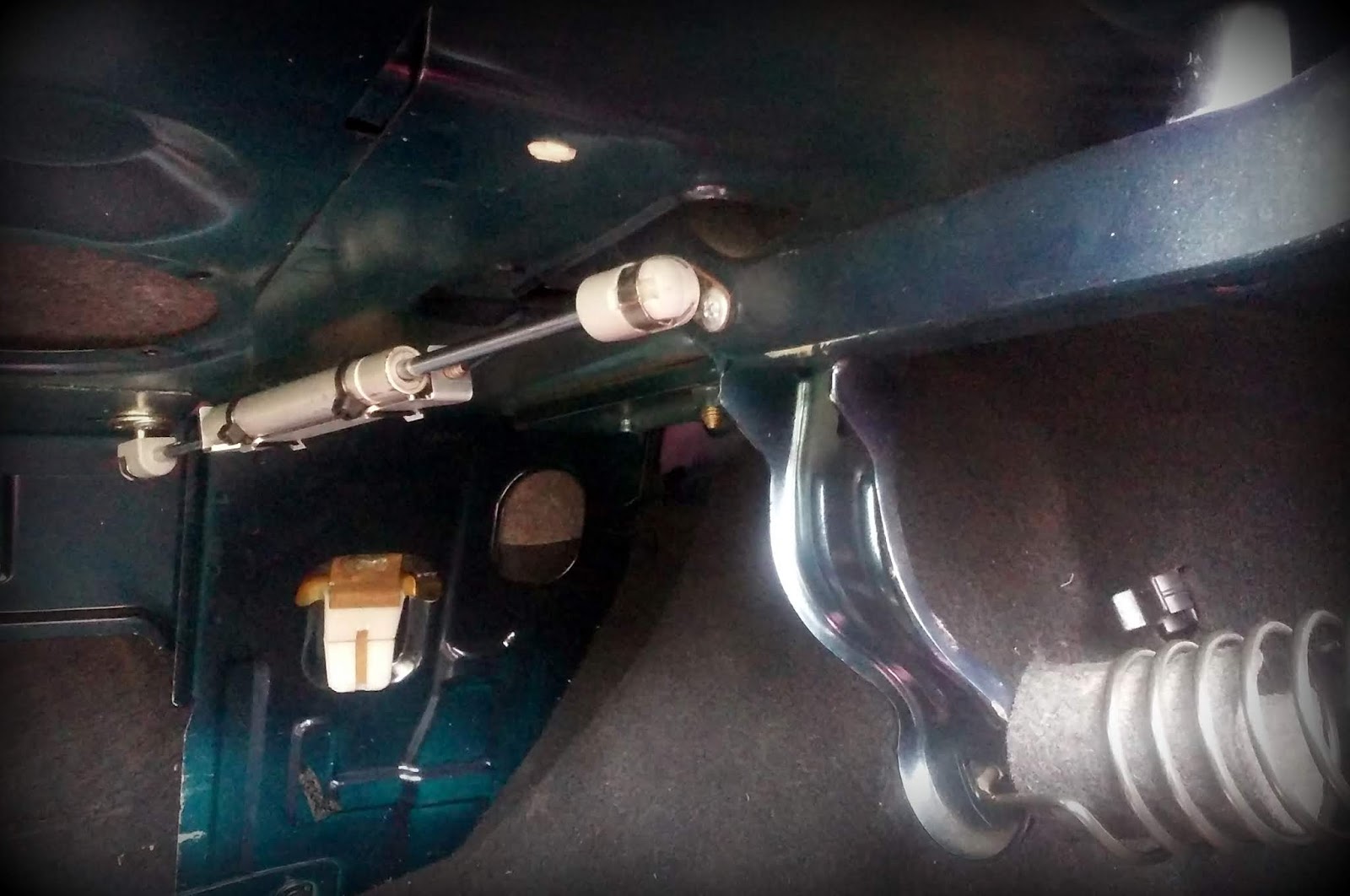 Loganowe Automatyczne otwieranie bagażnika.