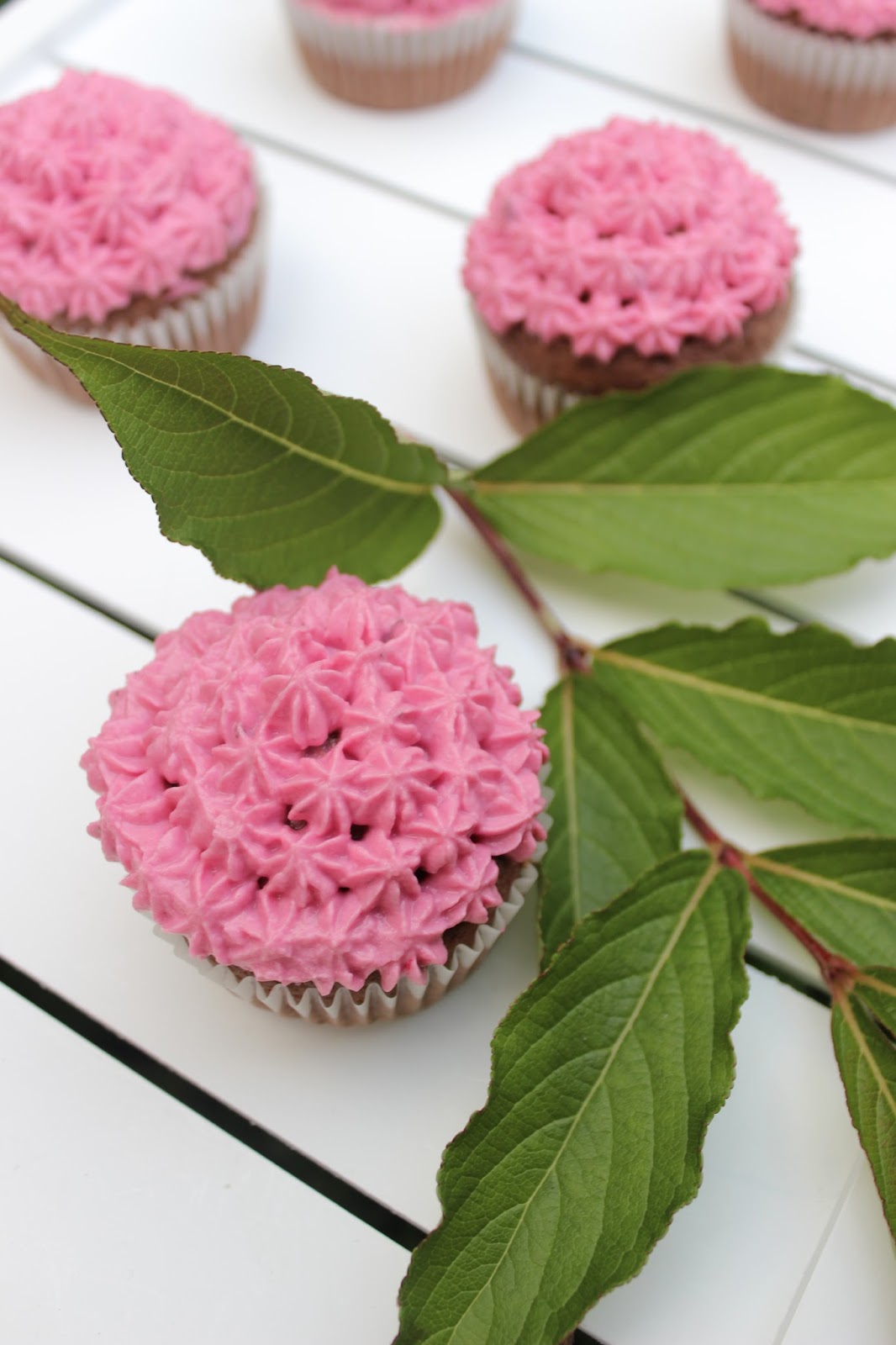 Blumen Cupcakes - Tupfen Cupcakes