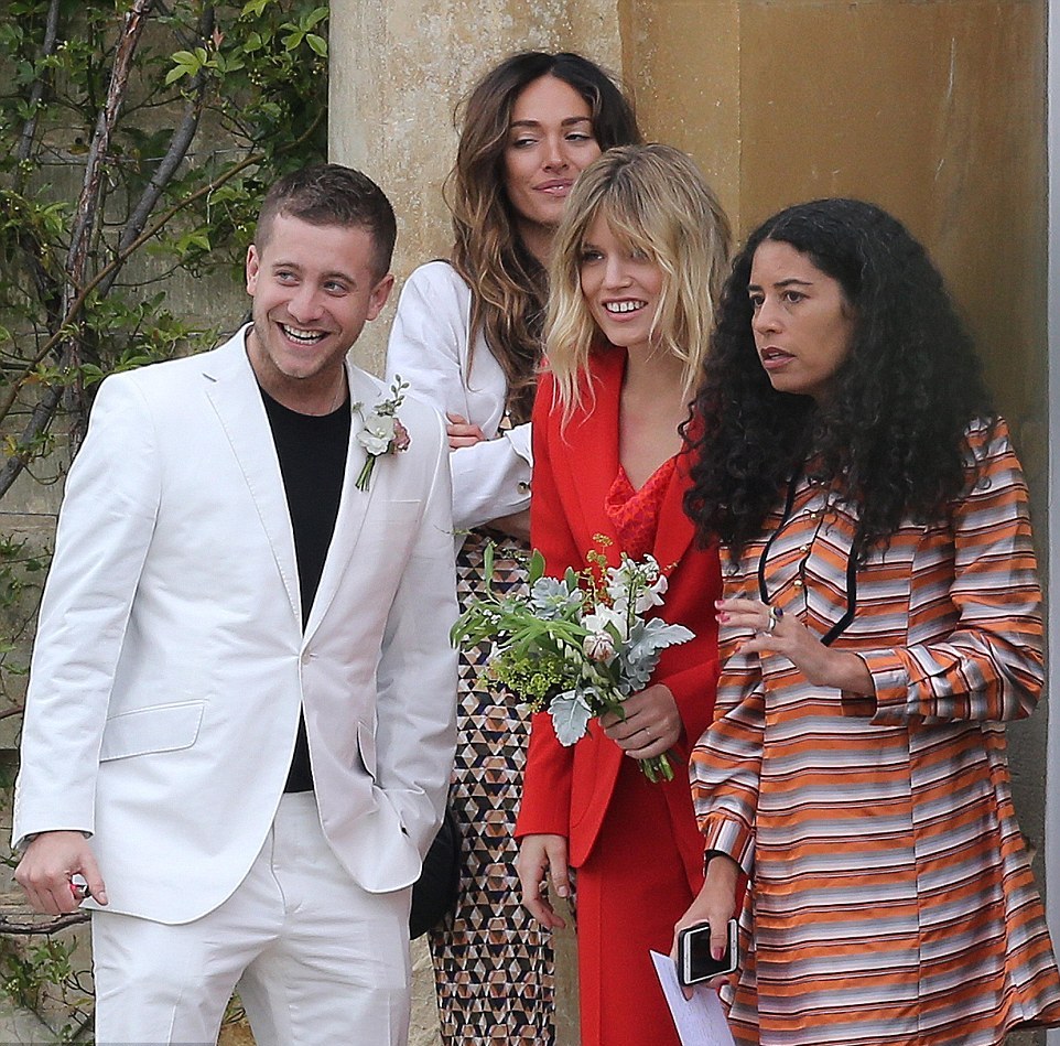 Stones Please Don`t Stop James Jagger y su esposa Anoushka Sharma
