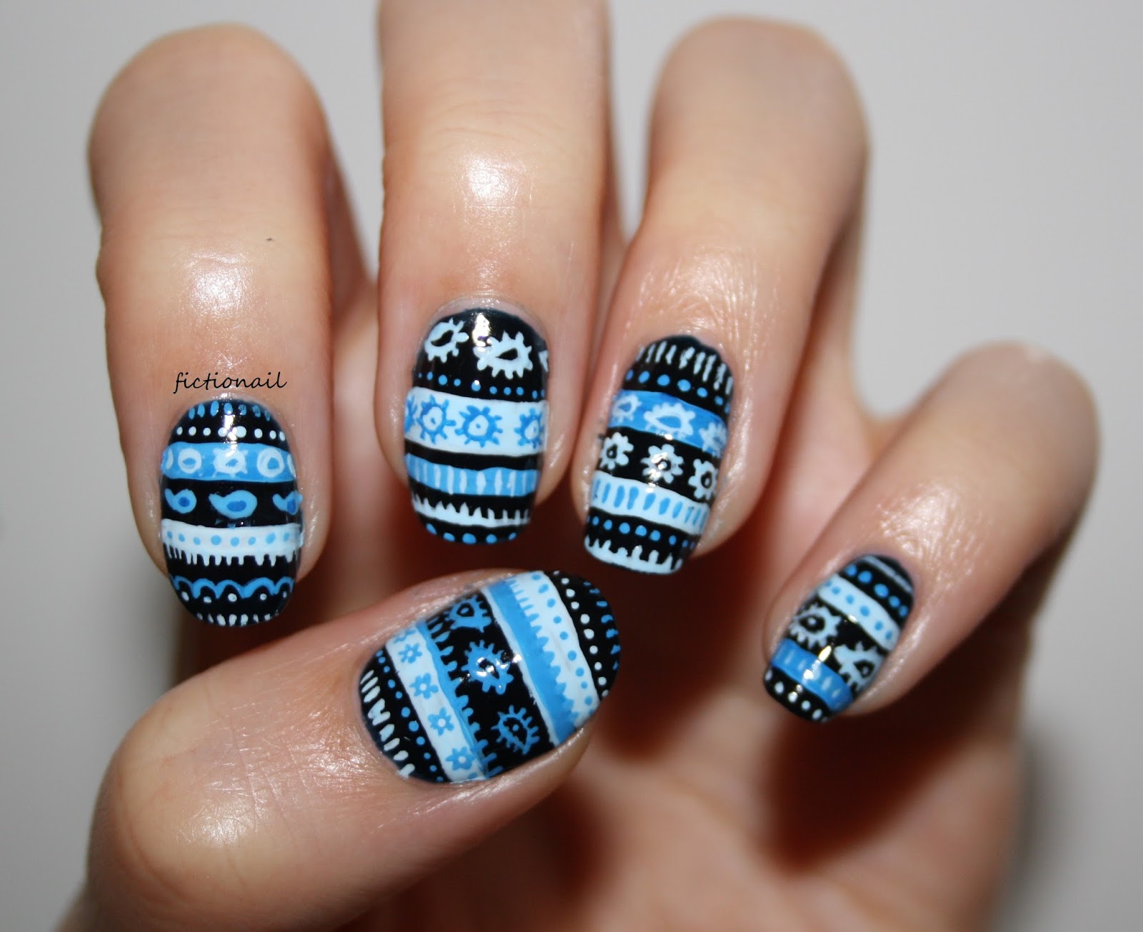 Blue Paisley Pattern Nails