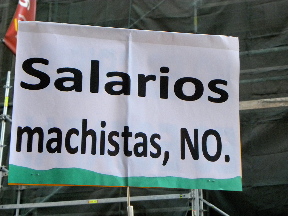 gloriabendita... todo para el pueblo pero sin el pueblo...