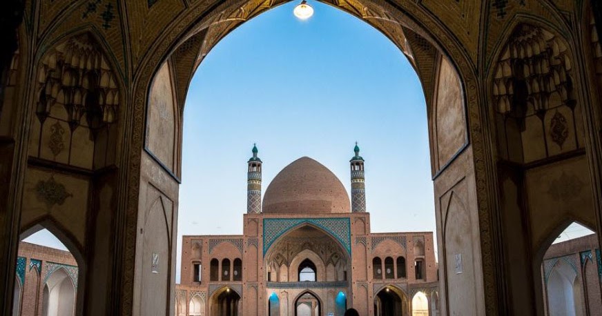 Uppersia Iran Travel blog: The noble Agha Bozorg Mosque.