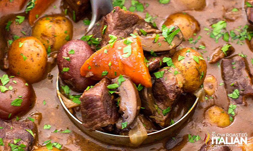 Slow Cooker Beef Bourguignon (With VIDEO)