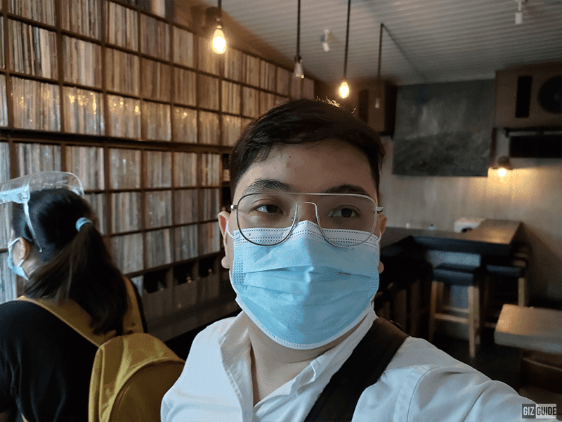Main camera selfie indoor Main camera selfie indoor