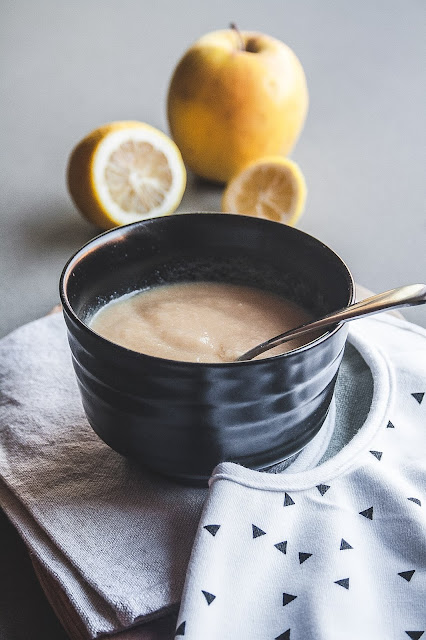 Mousse di mela, ricetta per lo svezzamento del bambino