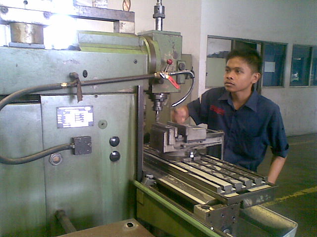 Makalah Mesin Frais (univercity Politeknik Negeri Medan