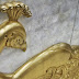 Золото в дизайне интерьеров (золотая мебель, светильники и золотой декор)
