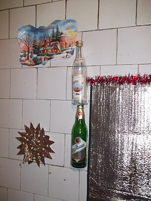 Бутылки на стене