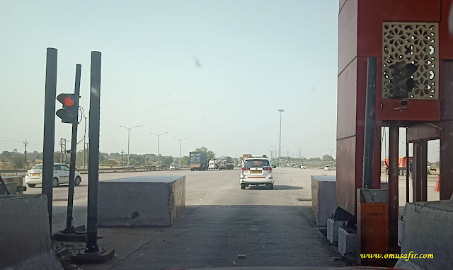 Lucknow Expressway Link Road Toll Plaza