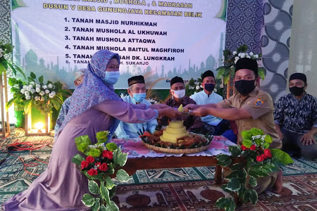   Pelaksanaan Ikrar Wakaf Masjid, Mushola dan Madrasah di Dusun V Desa Gunungjaya