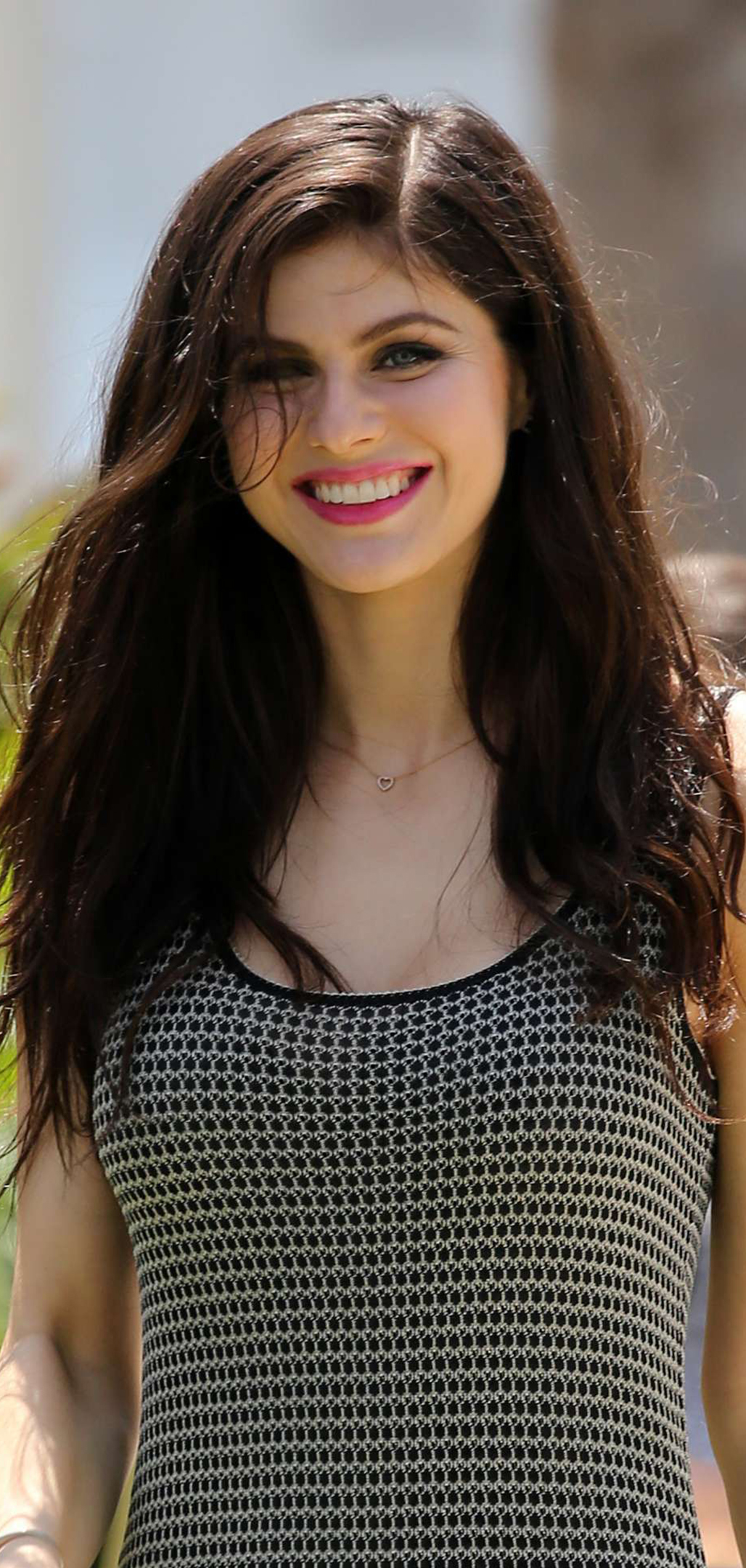 Hot Actress Wallpaper V20