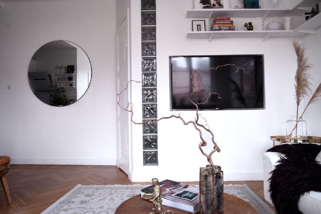 CHARMANTE TOUT NATURELLEMENT