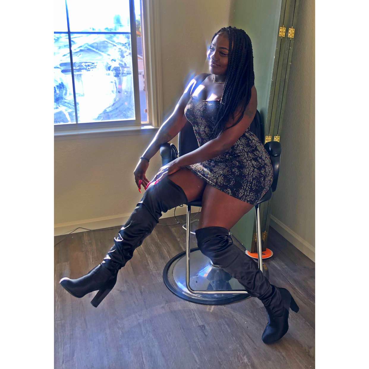 Thuck Chick Infinity: Thick, Legs Crossed, & High Heels