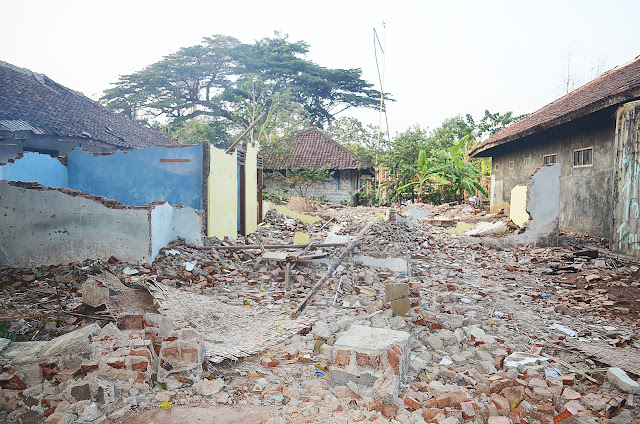 bongkaran rumah di Cibungur