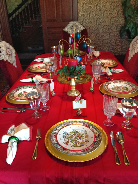 carolinajewel's table: The Twelve Days of Christmas Tablescape