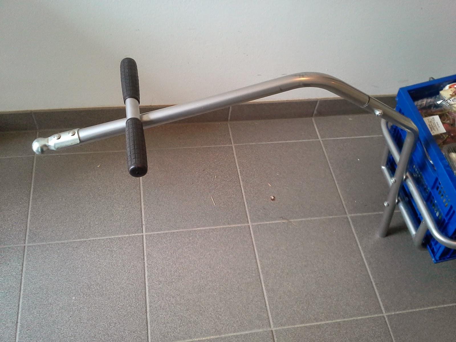 Fahrradanhänger für den Einkauf - Lastenanhänger mit herausnehmbarem Korb Fahrradanhänger für den Einkauf - Lastenanhänger mit herausnehmbarem Korb