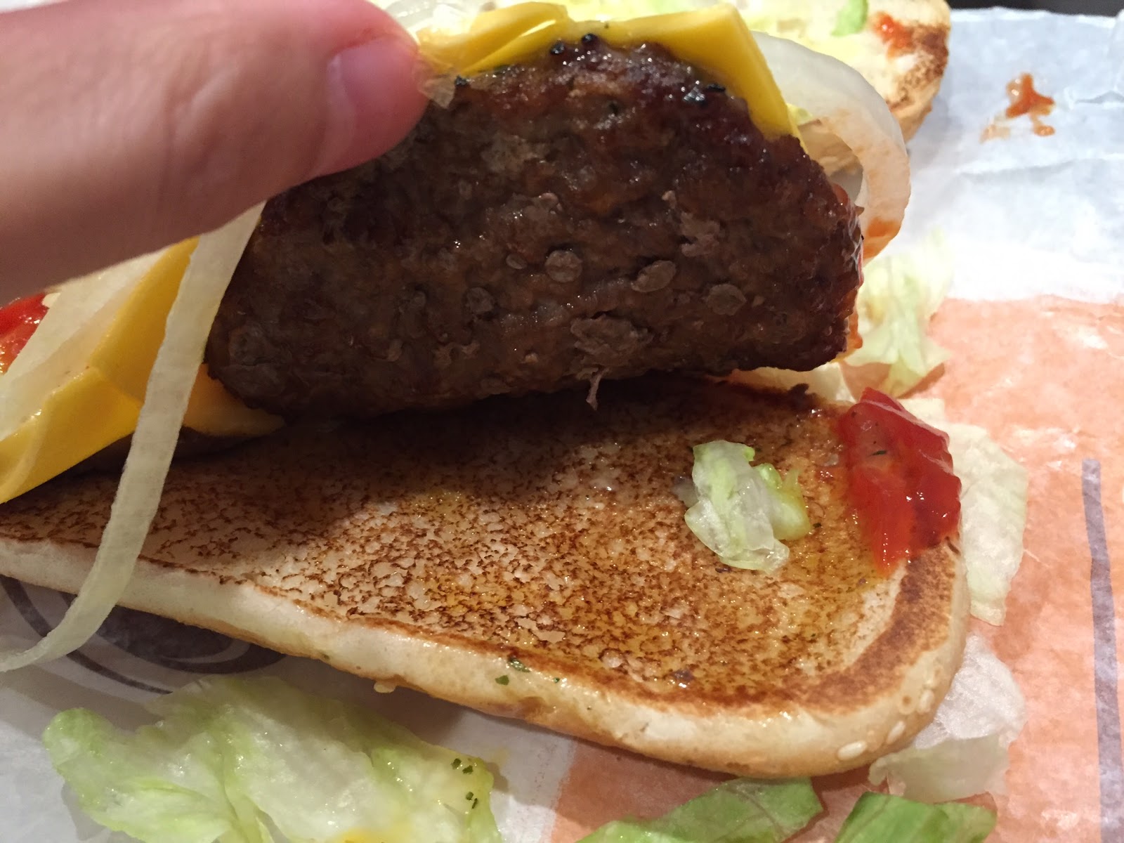 Extra Long Buttery Cheeseburger From Burger King / バーガーキングのエクストラロング バタ