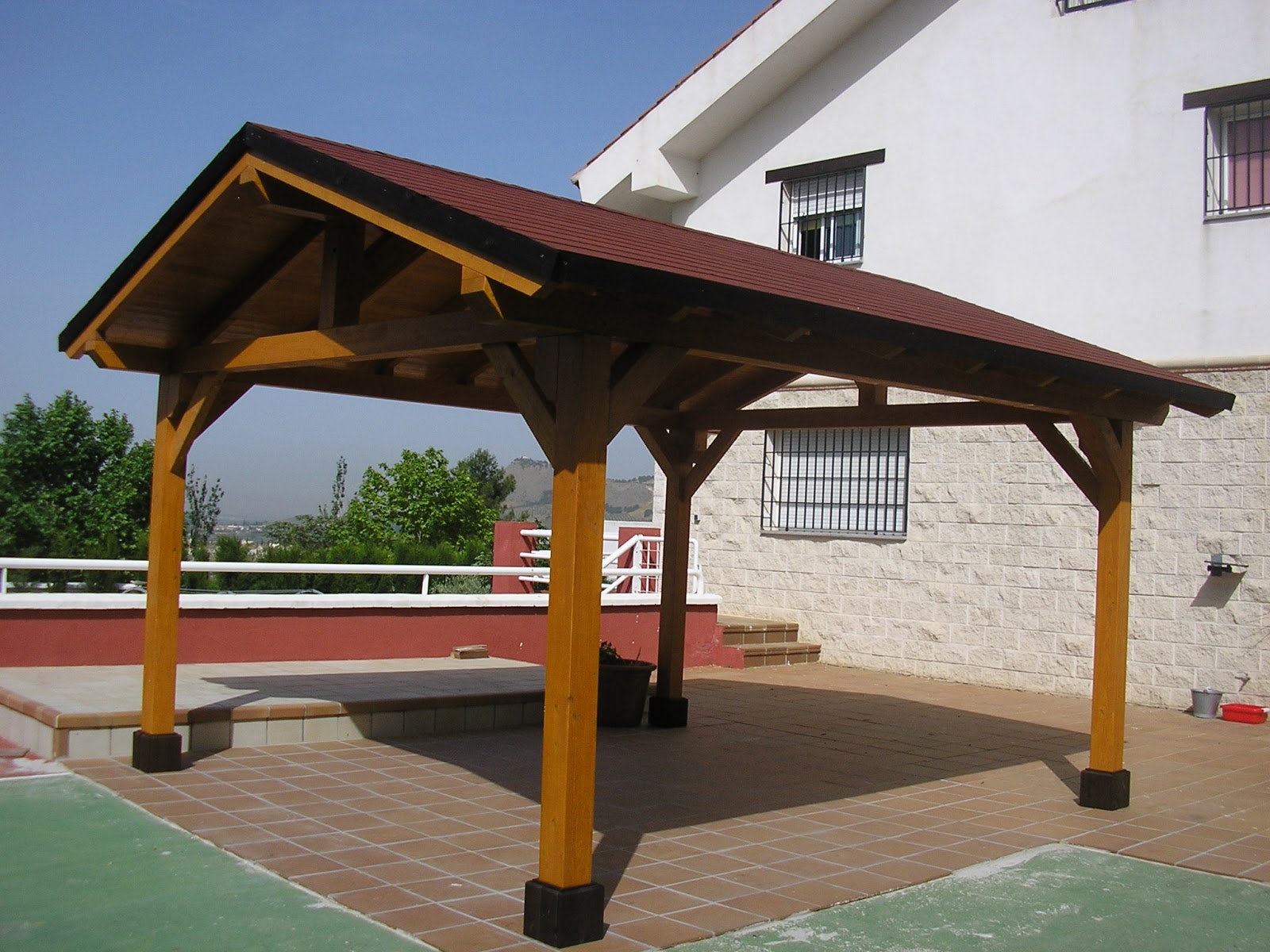 Fabricación de Pérgola con aislante térmico. - FP Madera y Mueble Granada