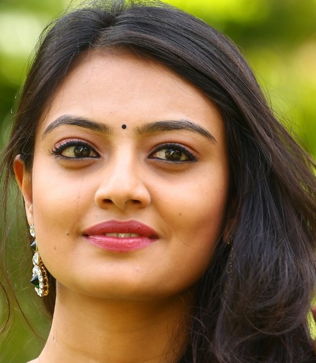 Beautiful Tamil Actress Nikitha Narayan Oily Face Close Up Stills ...