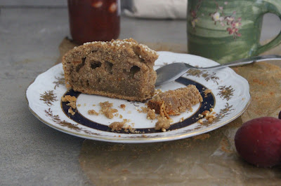Cuillère et saladier : Gâteau à la confiture d'abricots, orange confite et farine de châtaigne (vegan)