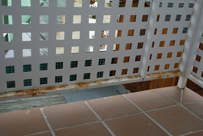 Oxidación de barandilla de balcón.