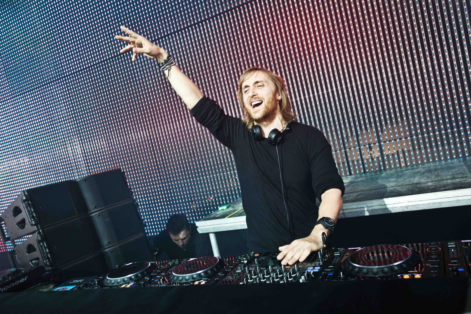 David Guetta hoy cumple 50 años cotibluemos