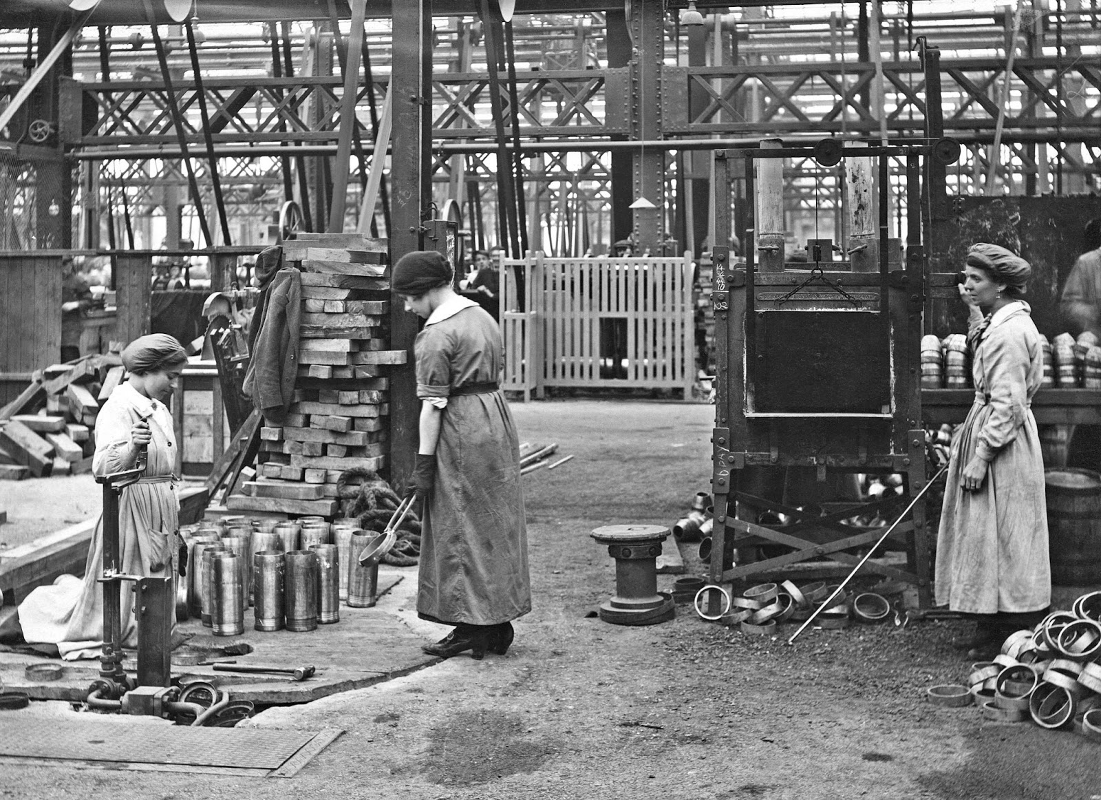 History in Photos War Workers, World War I