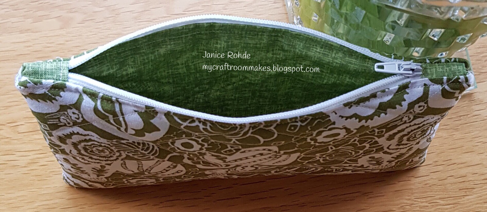 My Craft Room Makes A Quilted, Lined, Zipped Cosmetic Bag