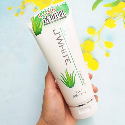 SỮA RỬA MẶT TINH CHẤT LÔ HỘI ALOE FACIAL WASH 200G – J’WHITE