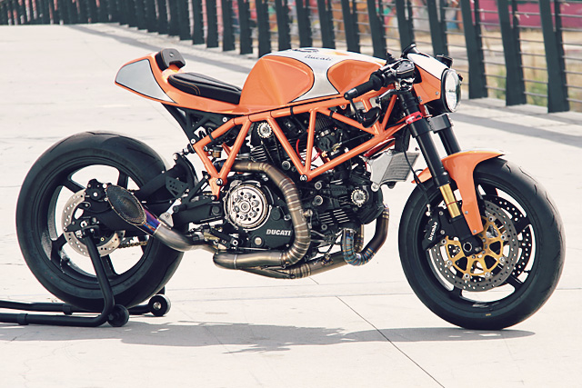 Les plus belles préparations moto - Page 12 01%2BDucati%2B900S%2BBy%2BCC%2BRacing%2BGarage%2BHell%2BKustom