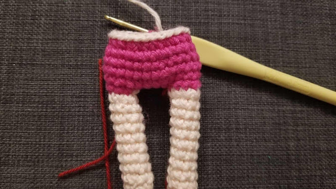 Crochet Half Colour Changes for the Perfect Stripes Tutorial Crochet Half Colour Changes for the Perfect Stripes Tutorial