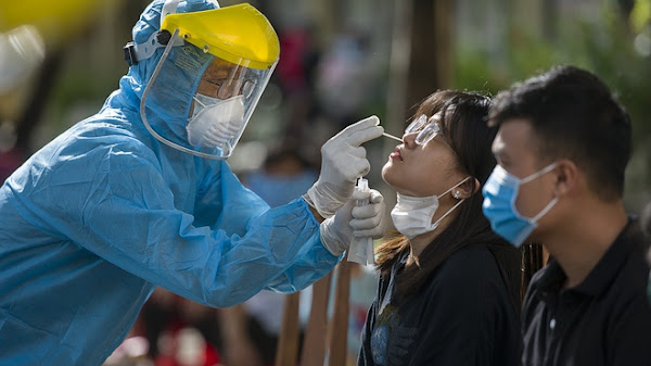 Người bán xôi mắc Covid-19, cả chợ đóng cửa