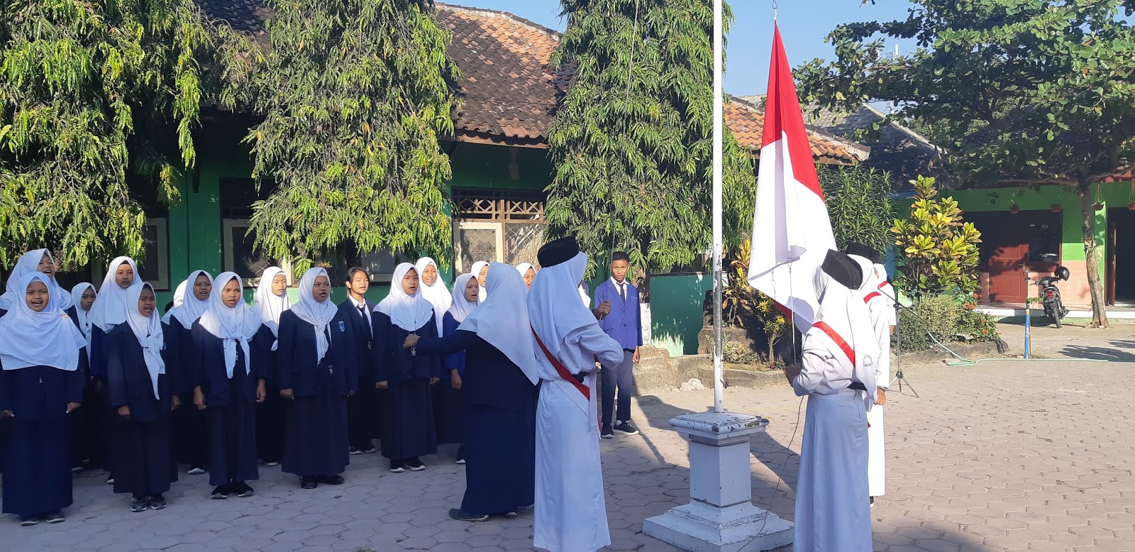 Belajar Itu Penting Upacara Bendera Setiap Hari Senin Di Smp Negeri 1 Tangen Belajar Itu Penting Upacara Bendera Setiap Hari Senin Di Smp Negeri 1 Tangen