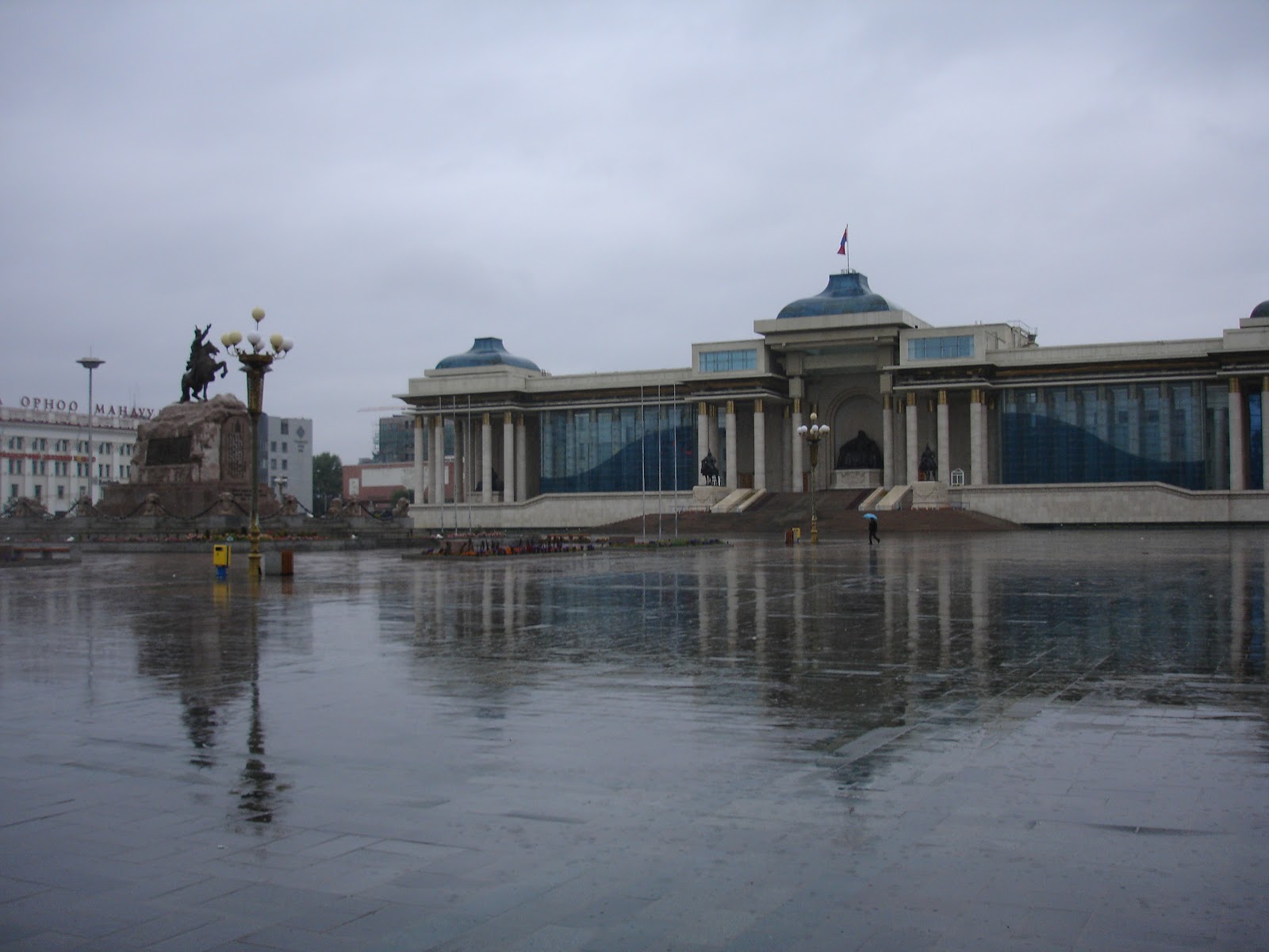 Notes from Mongolia SUKHBAATAR SQUARE