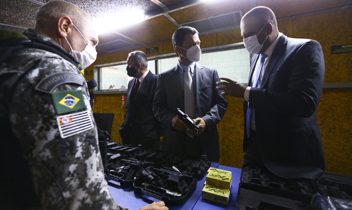 ESPAÇO MILITAR MINISTÉRIO DA JUSTIÇA E SEGURANÇA PÚBLICA DOA EQUIPAMENTOS PARA 23 ESTADOS E ESPAÇO MILITAR MINISTÉRIO DA JUSTIÇA E SEGURANÇA PÚBLICA DOA EQUIPAMENTOS PARA 23 ESTADOS E