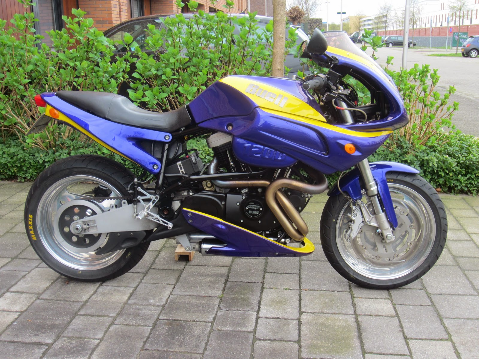 DD Motorcycles: BUELL X1 LIGHTNING