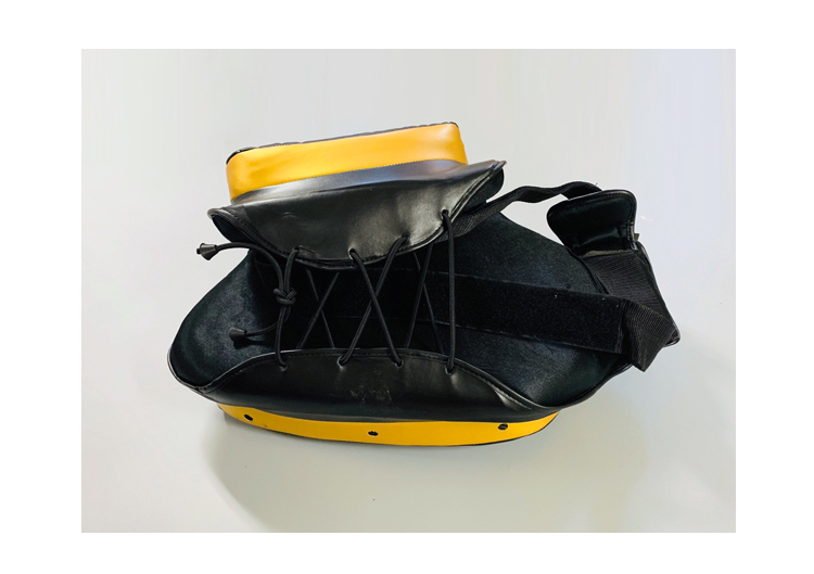 How to hold low kick pads low kick drills girls with Skanda Low Kick