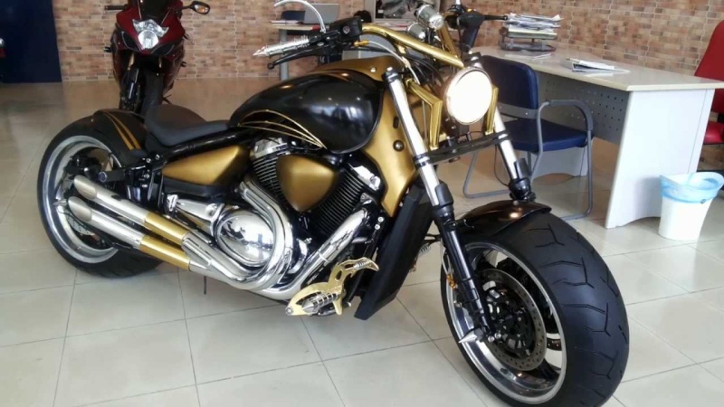 Suzuki Boulevard m800