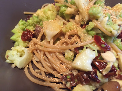 spaghetti di farro mediterranei