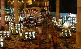 Зал казино-отель "Luxor", США