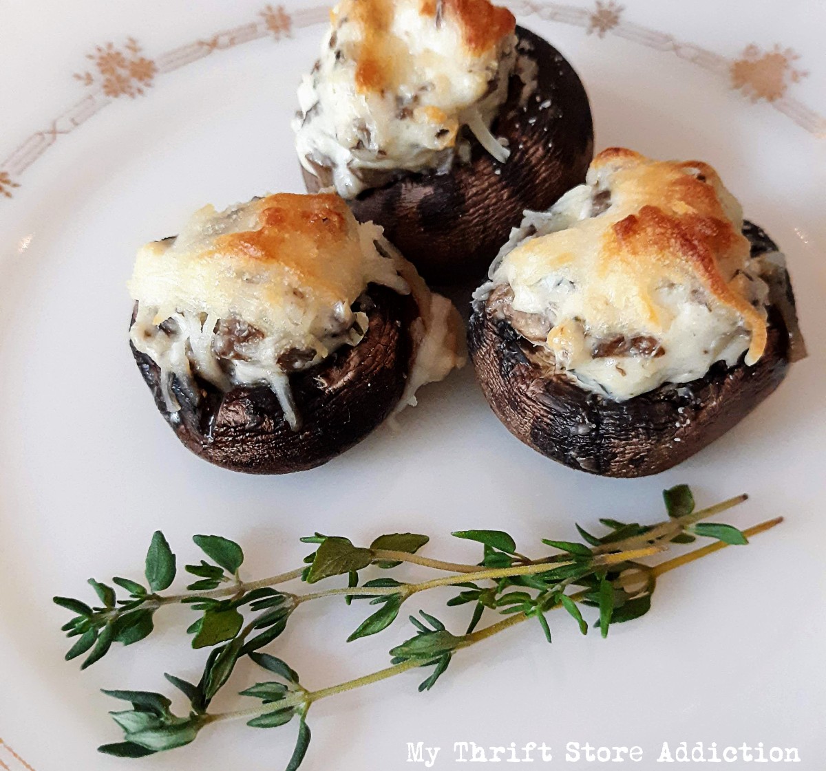 Gouda and thyme stuffed mushrooms