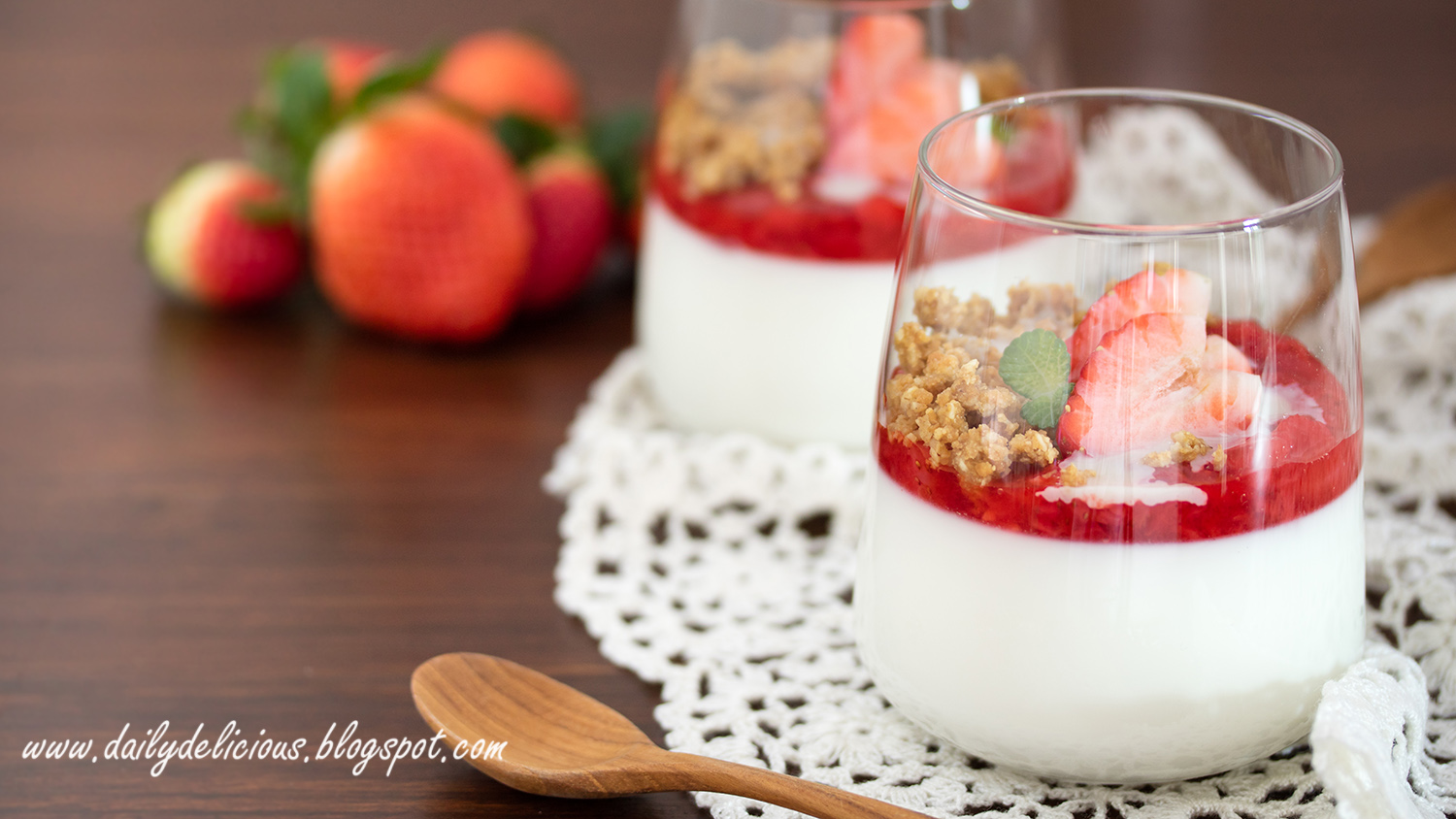 dailydelicious thai: พุดดิ้งนมสด พร้อมซ้อสสตรอว์เบอร์รี: Easy Milk pudding with Quick strawberry ...
