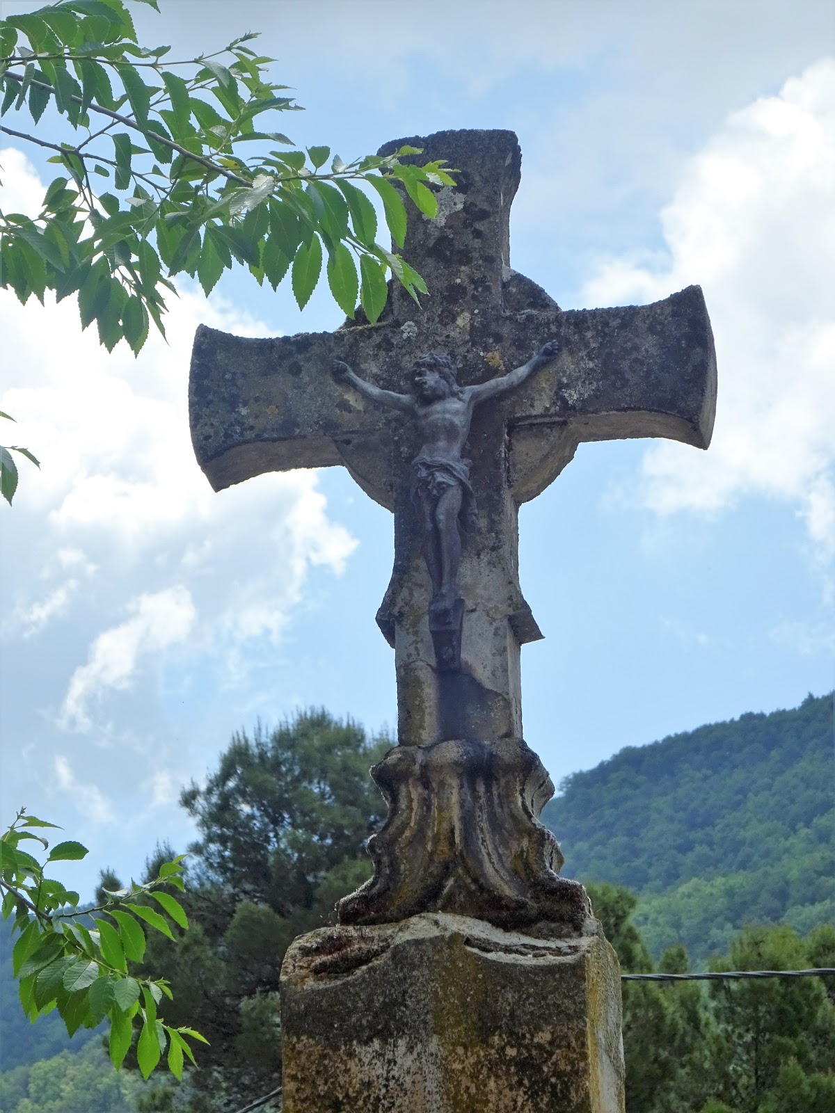 ARTÍCULOS, RESEÑAS LITERARIAS Y EXCURSIONES Carlos Bravo Suárez